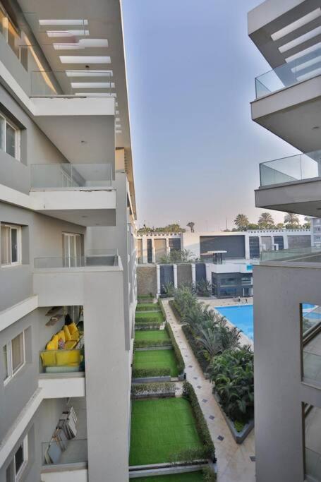 Parkside Boutique 3 Bbr Serviced Apartment - Ocean Blue - Near Airport Каир Экстерьер фото